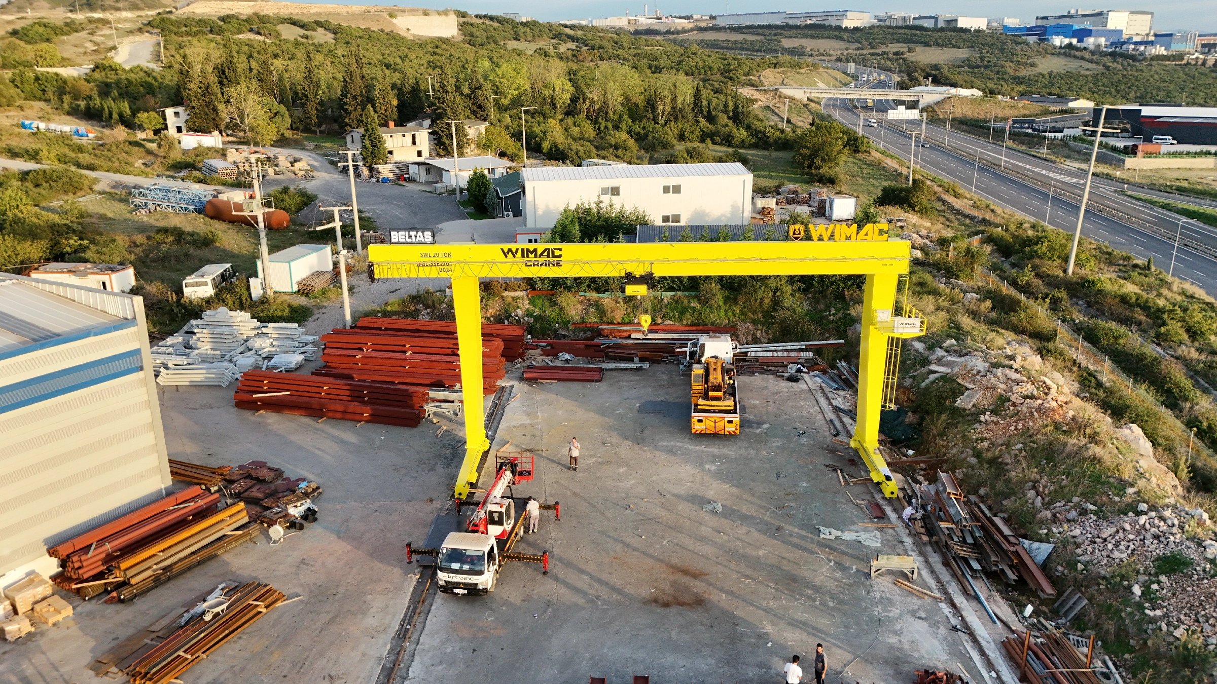 L-type gantry crane systems